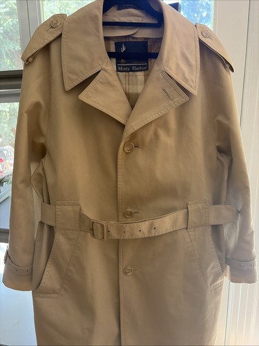 Vintage 1970s Misty Harbor Mariner III Men’s 40R, Tan Trench Coat w/belt