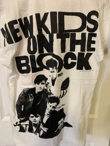 90s NEW KIDS ON THE BLOCK Concert Band T Shirt Sz L 1980s vintage concert t-shirt, vintage, single stitch, B+ condition