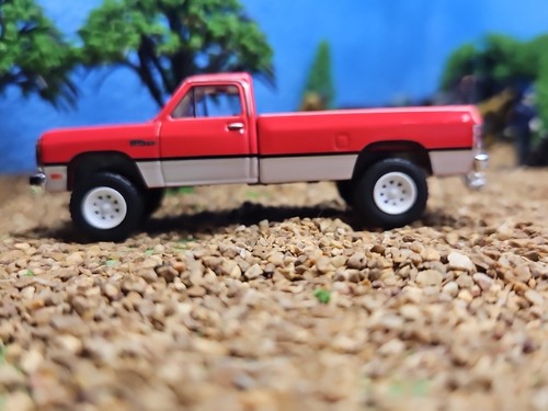 Greenlight 1/64 1991 Dodge RAM 1st Gen 4x4 TRUCK CUMMINS hitch & tow ertl dcp - Picture 4 of 10