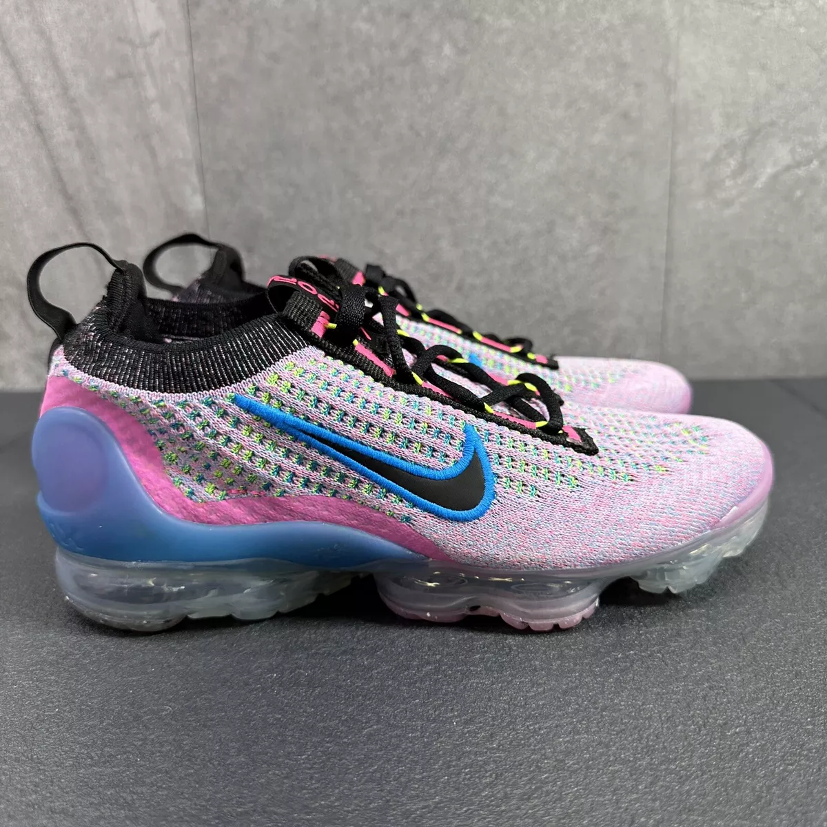 Nike vapormax pink and blue sale