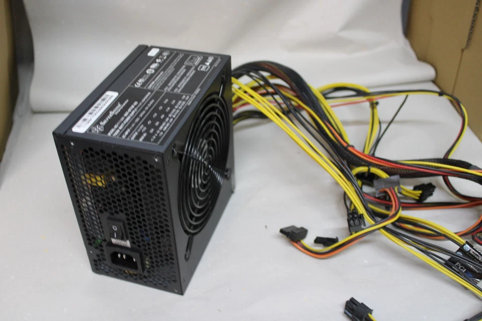 SilverStone SST-ST70F-ES Netzteil V1.0  700W Power Supply Active PFC - Bild 3 von 4