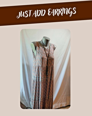 Max Studio sleeveless tiered maxi dress, relaxed fit, Size M, With Necklace