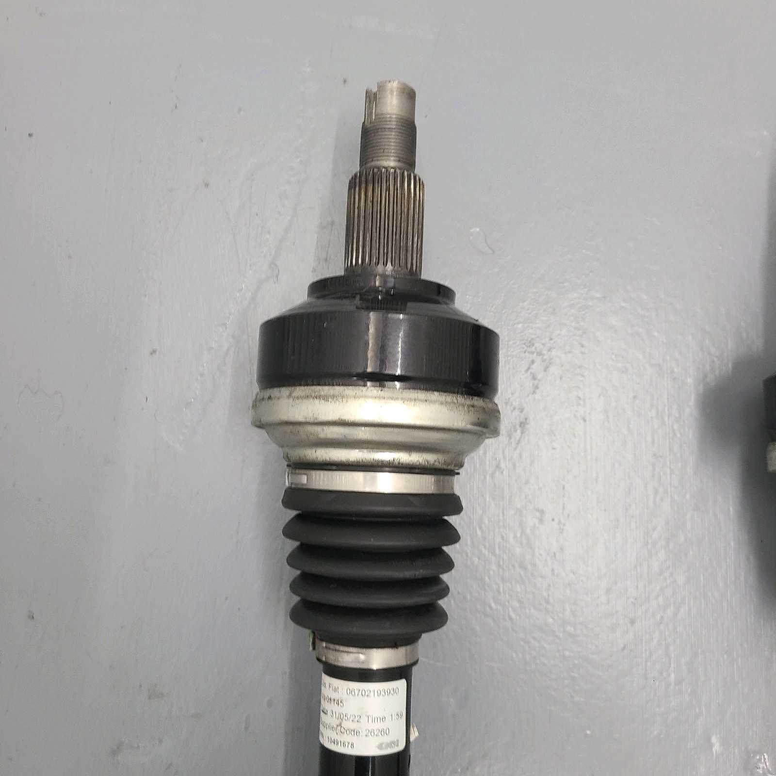 2022-2024 MASERATI MC20 LEFT AXLE OEM# 10491678
