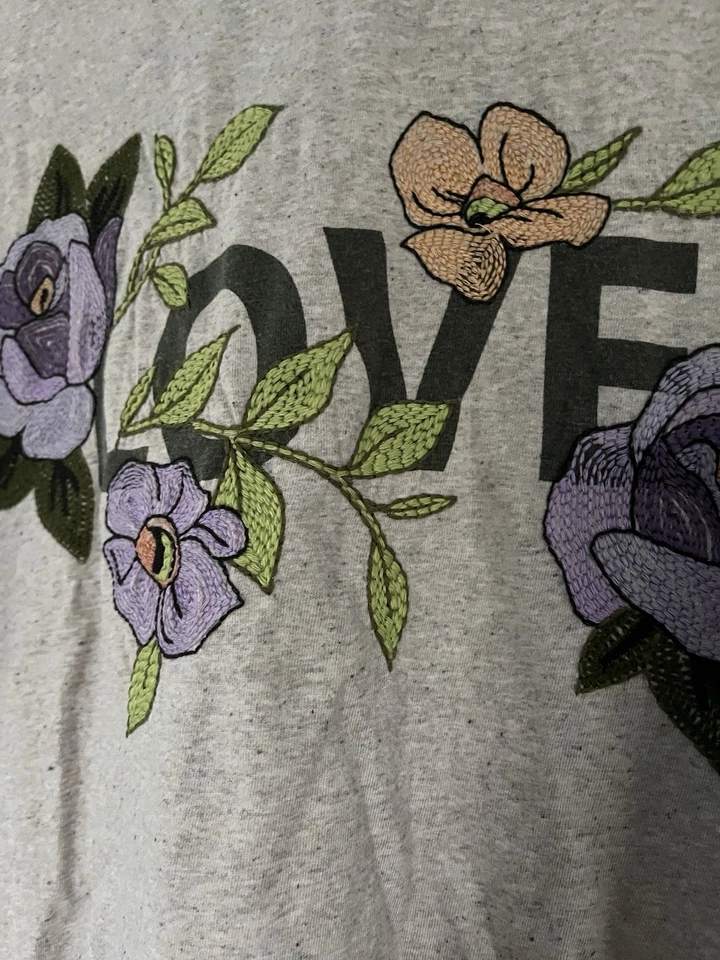 Per Una Marks & Spencer Ladies Size 16 Love T Shirt Embroidered Asymmetric Hem - Image 2 of 4