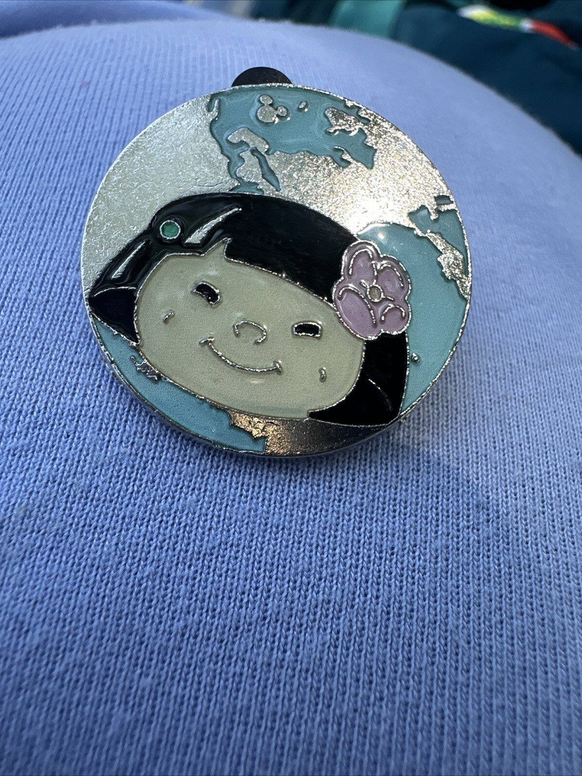 Hidden Mickey Pin 3 of 6 It's A Small World Asia Asian Girl Disney Resorts 2009