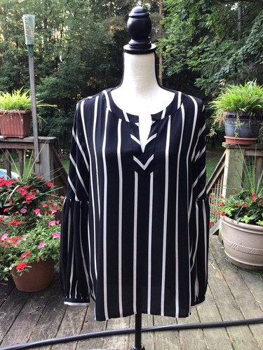 Loft Top Size M Multicolored Long Sleeve Round Neck Blouse Black White Beige