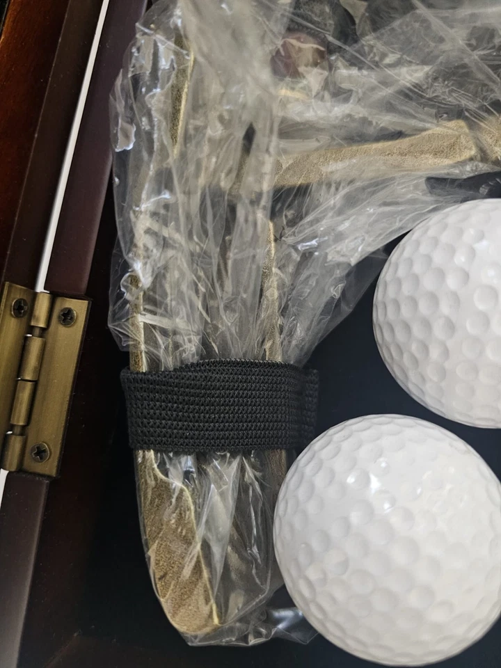 Bombay Executive Travel Mini Golf Putter Set with Cherry Wood Case Portable - Image 4 of 4