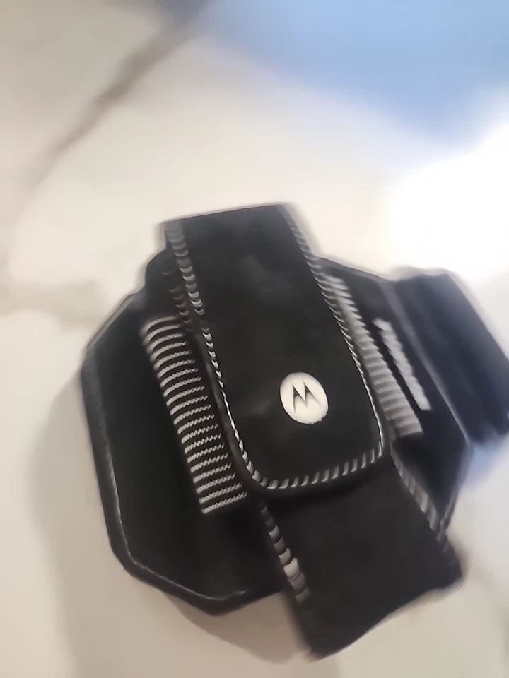 Capa de treino Motorola Sport Braçadeira corrida (modelo #SYN2099B) para smartphones - Imagem 2 de 4