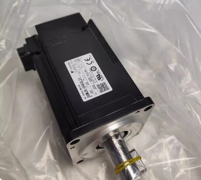 New In Box   SGMJV-04A3L21 AC Servo Motor &ex
