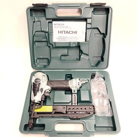 Hitachi Air Power Tool 1  1/2" Stapler Gun 70-120 Psi With Case N 3804AB3(S)