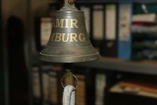 kleine Schiffsglocke GLOCKE PAMIR HAMBURG GRAVIERT KLEINE GLOCKE ALT
