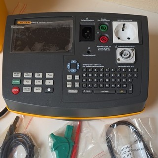 Fluke 6500 2 DE Portable Appliance Tester (PAT) with Leads & Accessories