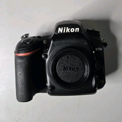 Nikon D750 Full Frame DSLR Bundle **read description 