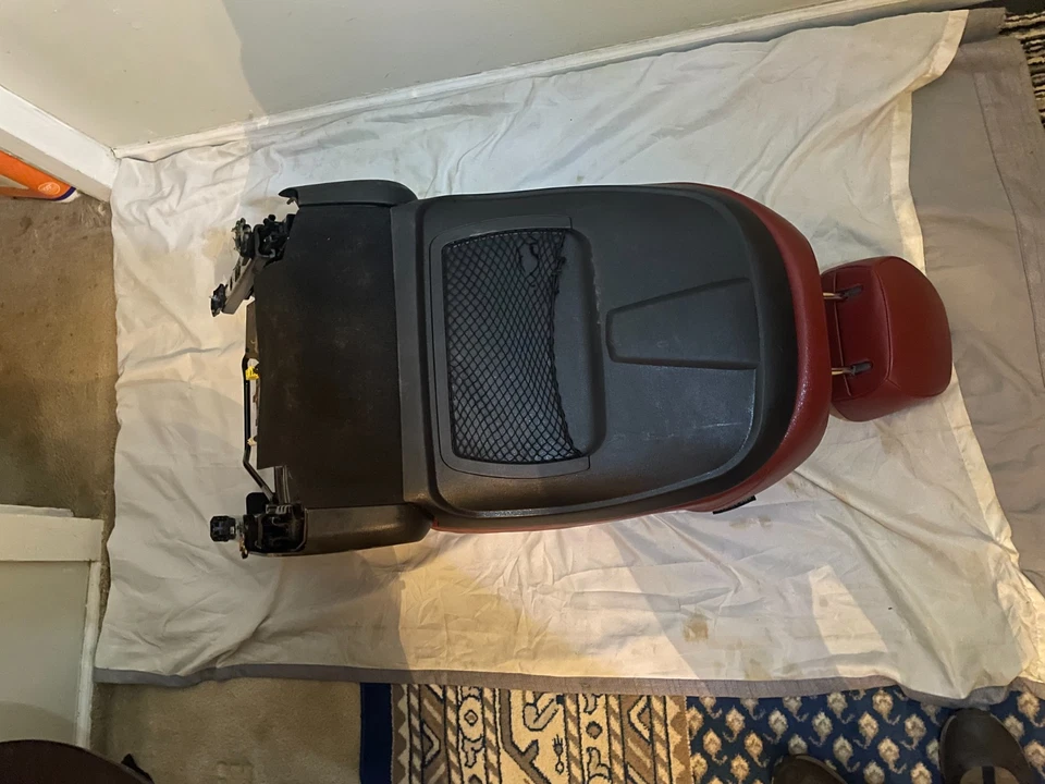 Hyundai Veloster 2013-2015 par delantero de asientos de cuero negro y rojo Foto 3 de 4