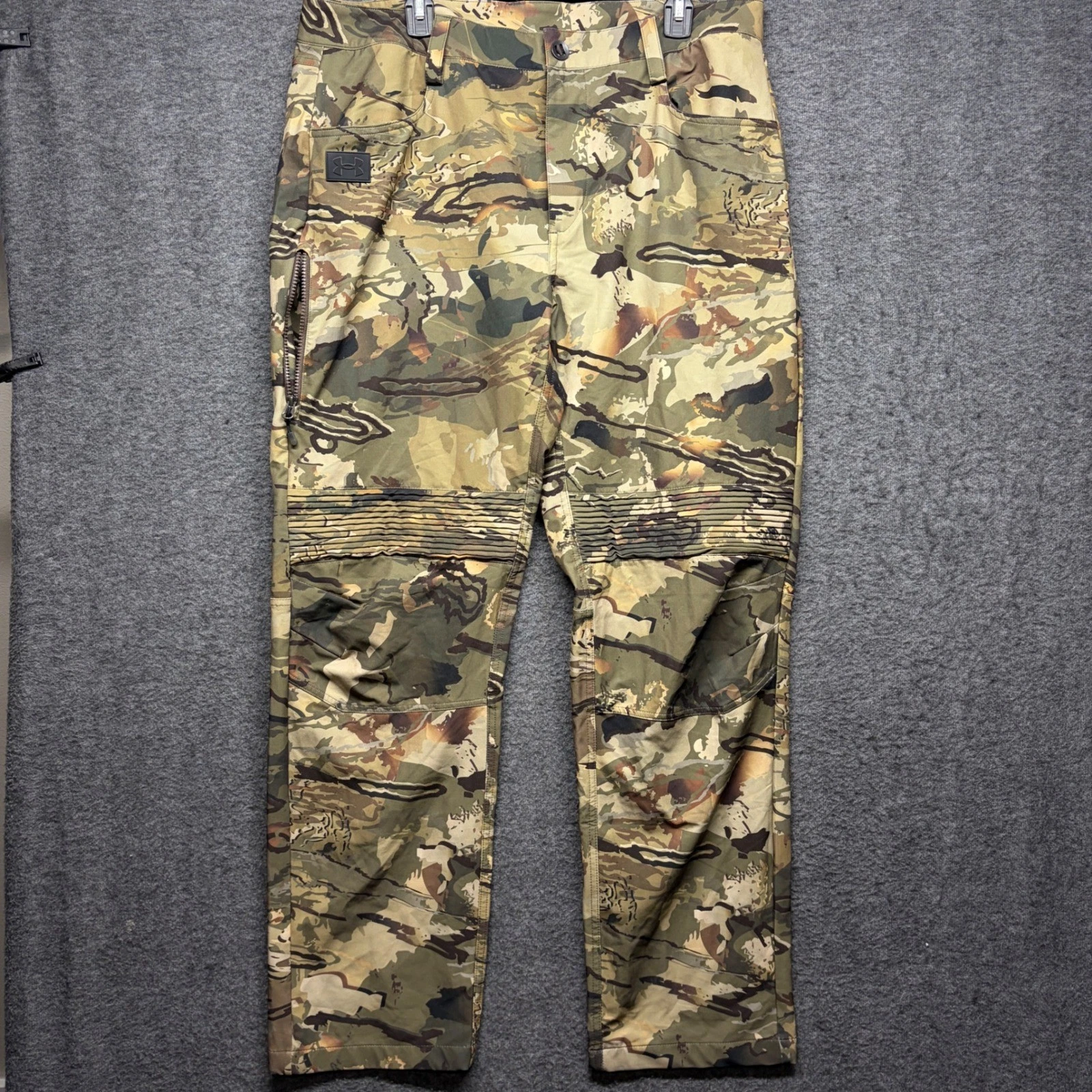 Under Armour Mens Storm Camo Hunting Pants Loose Fit 38x32 Articulated Knee Camo