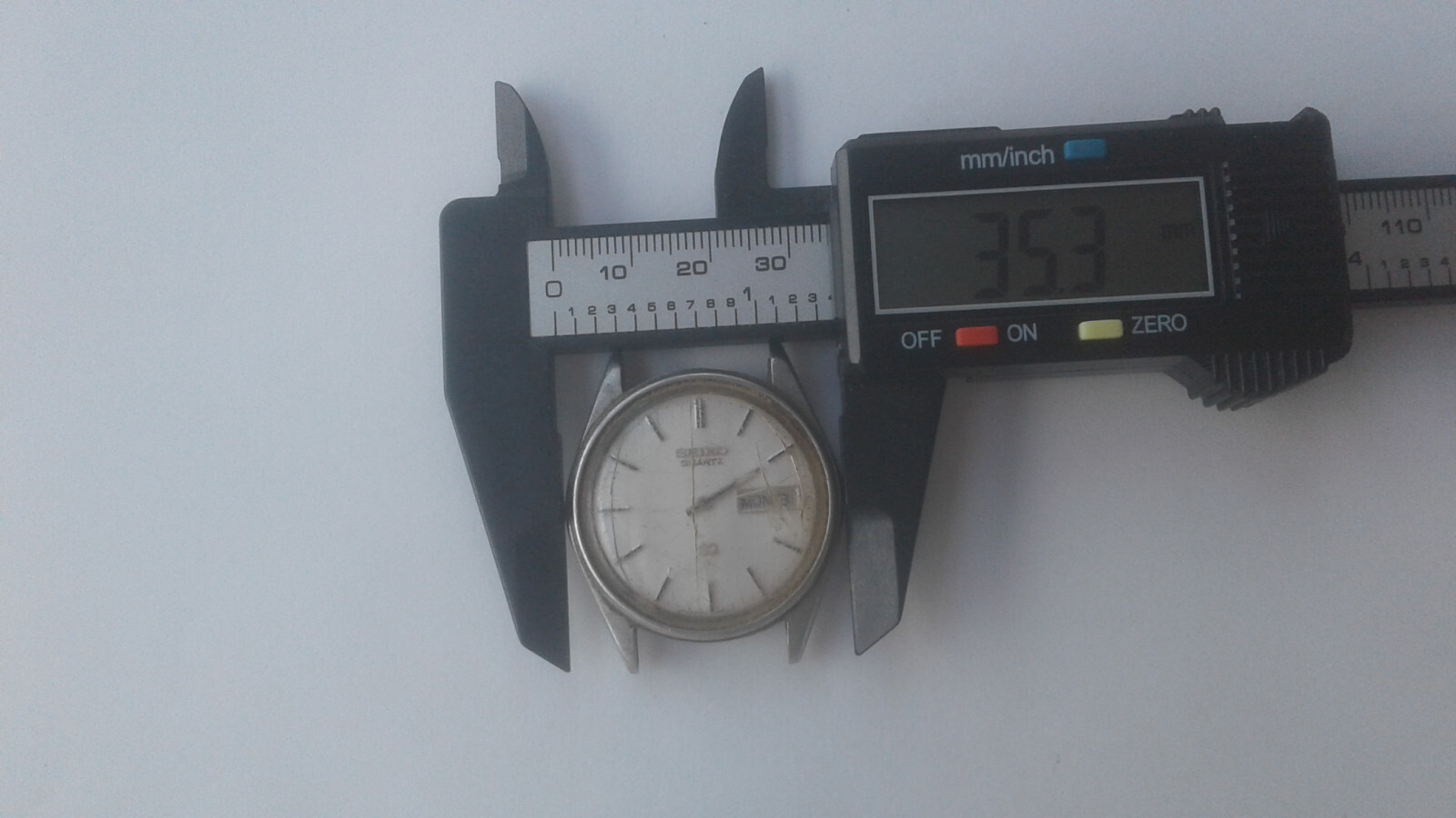 Seiko 8223-8010 DOUBLE CALENDAR QUARTZ WATCH MONTRE OROLOGIO RELOJ JAPAN 80's - Imagen 3 de 12