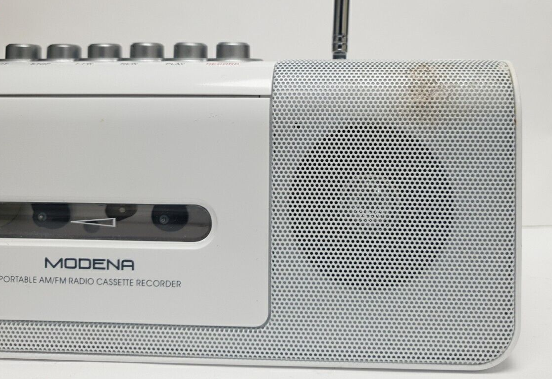 LLOYTRON MODENA Portable Radio Cassete Recorder White N8103WH eBay