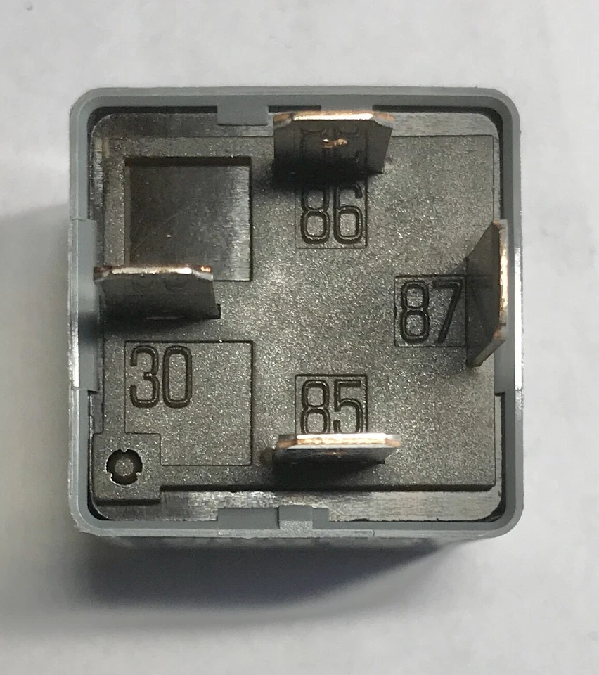 Audi 8D0951253A Nr.373 Schließer Relais 4-polig 12V Relay - Bild 4 von 4