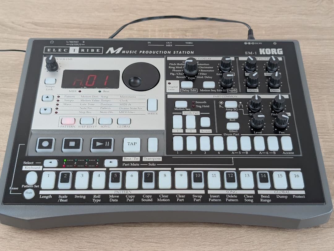 KORG ELECTRIBE EM-1 Analog Modeling Synth Sequencer EM 1 Used W