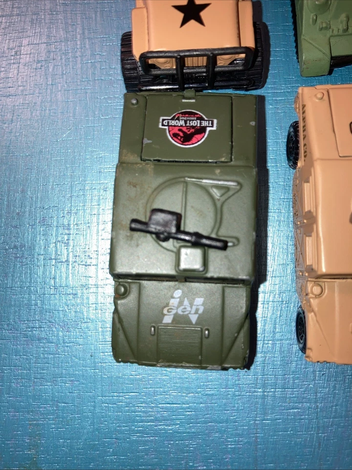 5 MATCHBOX Military Humvee Hummer Jeep Bradley M2 Sherman M4 ARMY (4) - Image 4 of 4