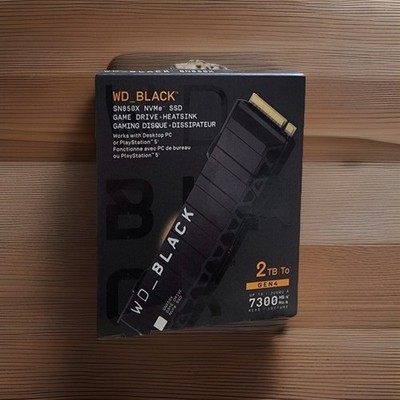 Western Digital WD_BLACK SN850X 2TB NVMe Internal SSD with Heatsink...