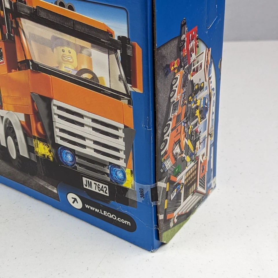 LEGO City 7642 Garage Set 2009 New (Sealed) - Image 4 of 4