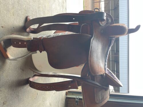 Used -Rough out cutting saddle (15.5 ) great condition 