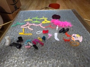 Barbie Fashion Doll Accessories Lot, Purse, Necklace,  Sunglasses, Jewelry, Shoe