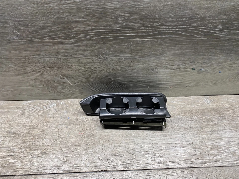 MERCEDES-BENZ W220 CLASE S 2000-06 CONSOLA CENTRAL DELANTERA INSERTO PORTAVASOS DOBLE Foto 2 de 4