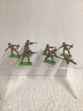 Britains Ltd Deetail WW II British Soldiers Infantry 1971 Lot of 7 Figures