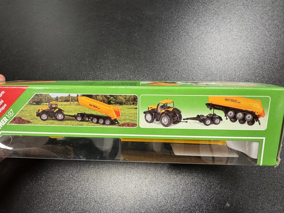 SIKU 1858- modellino 1:87 - TRATTORE JCB CON CARRELLO E RIMORCHIO RIBALTABILE - Immagine 4 di 4