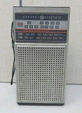 Vintage General Electric Portable Radio AM/FM/TV Sound/model 7-2924A Tested