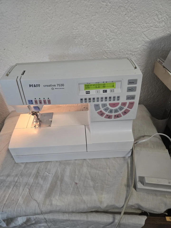 Pfaff 7530 creative  Nähmaschine IDT - Image 3 of 4
