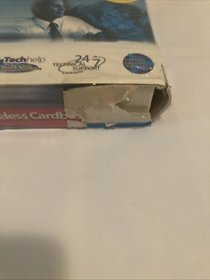 SMC EZ Connect 2.4 GHz Wireless PC Card - Model SMC2632W (Complete in Box) - Image 2 of 4