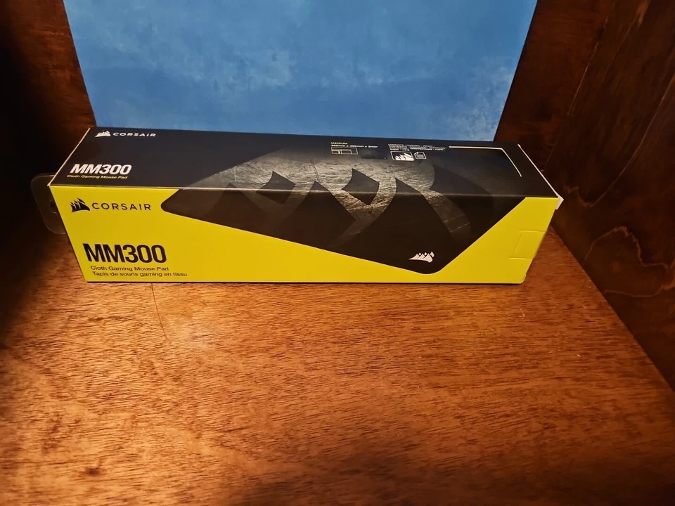 Corsair CH-9000106-WW MM300 Anti-Fray Cloth Gaming Mouse Pad, Medium - Image 2 of 4