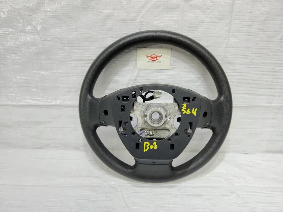 Volante Mitsubishi Mirage 2020-2022 con interruptores de control OEM negro Foto 3 de 4