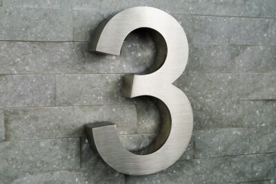 3D-Hausnummer 3 Edelstahl V2A H20cm Arial  0 1 2 3 4 5 6 7 8 9 a b c d e