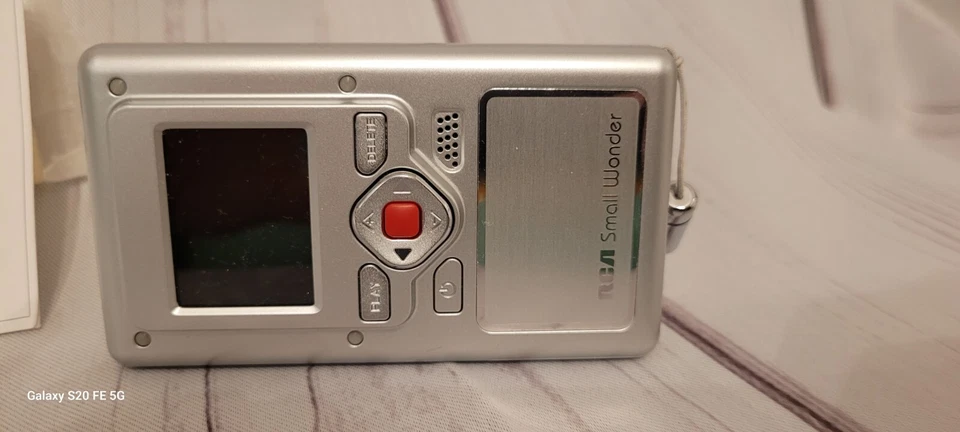 RCA Small Wonder Camcorder - Image 4 of 4