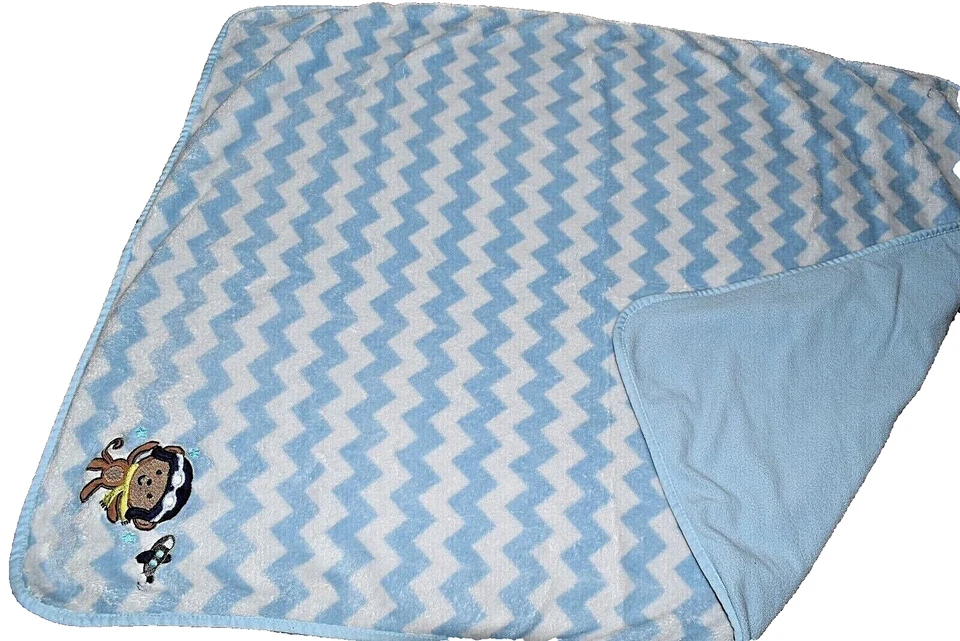 Cobertor de bebê berço de lã pelúcia avião piloto Chevron azul branco 5S Carter's - Imagem 3 de 4