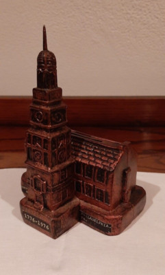 Independence Hall Philadelphia Plastic Coin Bank 5  Tall Souvenir Building