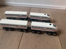 DEUX trains à grande vitesse allemands Brio chemin de fer en bois avec son et voiture restaurant