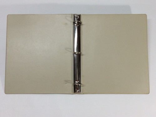 The Beatles Are Here! SPP 3 Ring Binder Cigarette Early 1964 Issue Ringbinder - Picture 10 of 12