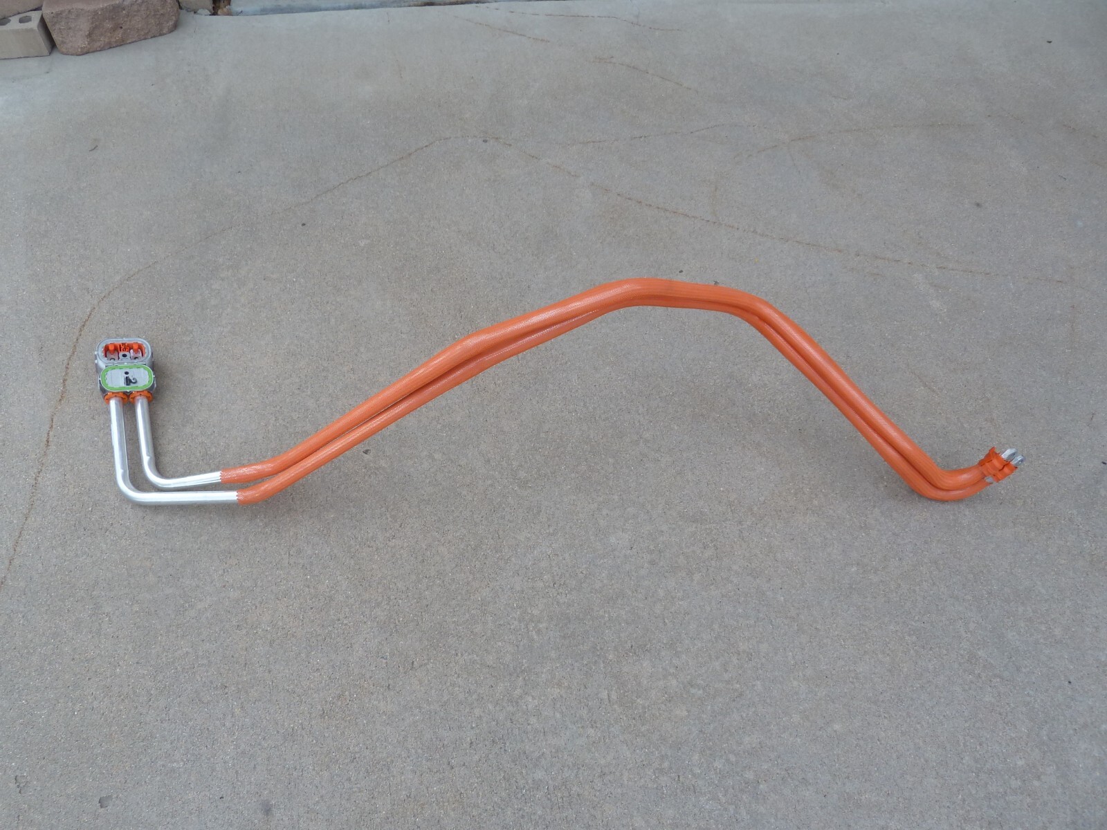 TESLA MODEL Y HV Busbar inlet charge High Voltage WIRING HARNESS CONNECTOR MY-image