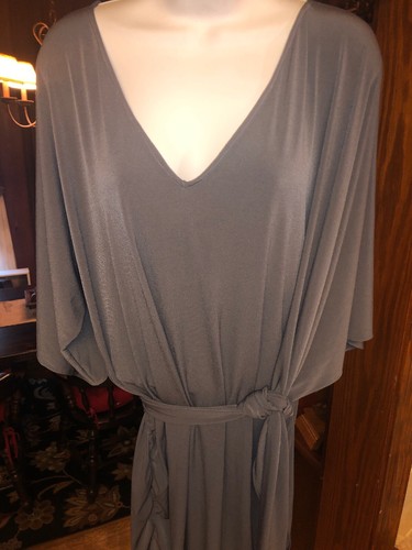 $137 Abi Ferrin Niko Dress Gray NWOT Med Ruched Wear Multiple Ways - 第 1/7 張圖片