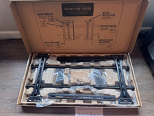 Uchwyt ścienny CHIEF LSM1U | Wszystkie akcesoria w zestawie