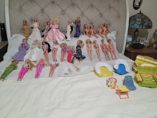 27 Vntg Dolls 24 1966 Mattel Barbies 1 Hasbro 2 Ken Dolls 7 Beach Accessories