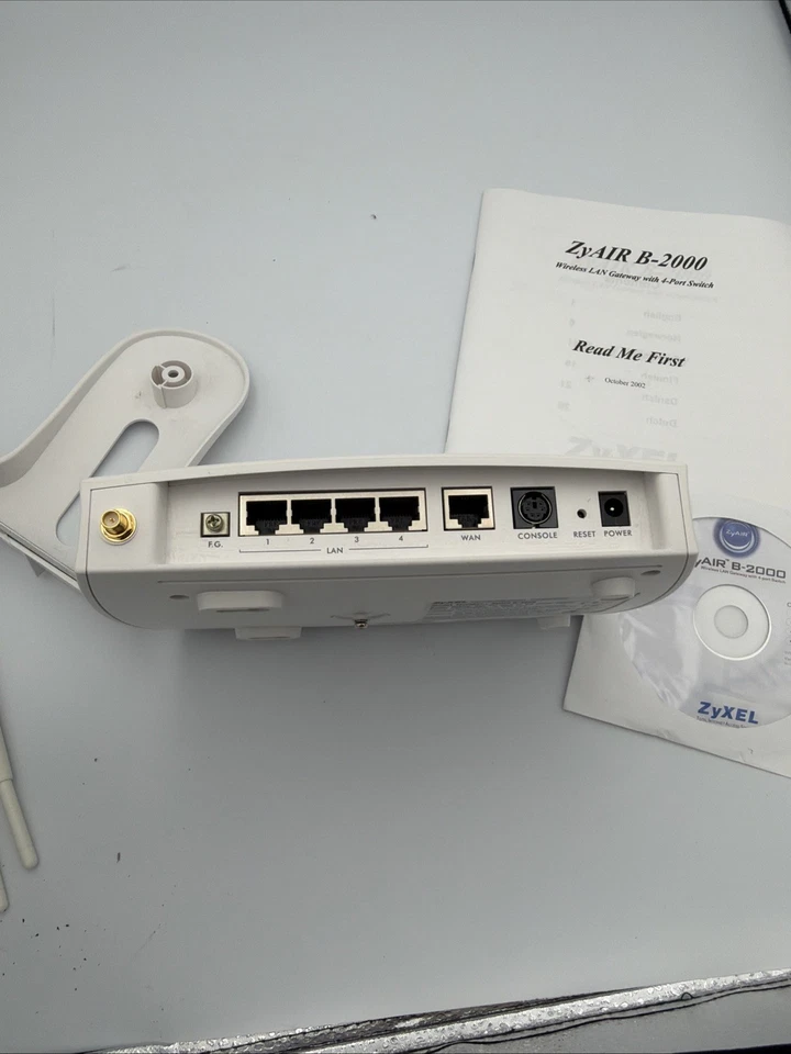 ZyXEL ZyAIR B-2000 Wireless LAN Gateway Router – Complete w/ Manual, CD, Antenna - Image 3 of 4