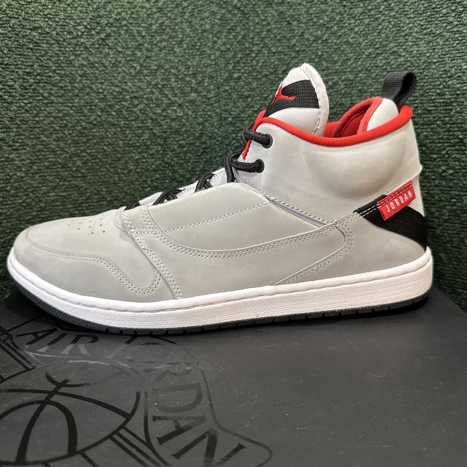 SAOLA NIKE AIR JORDAN FADEAWAY uomo taglia 10 grigio lupo rosso squadra nero prezzo consigliato dal produttore $120