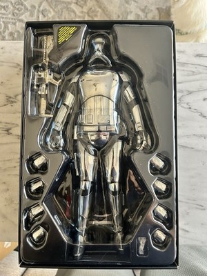 Hot Toys Star Wars: The Force Awakens Captain Phasma 1/6 Scale