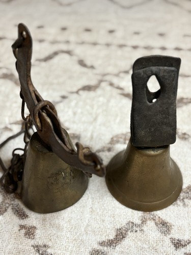2 Vintage Brass Cow Bells - Picture 3 of 6